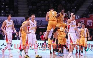 广厦队与深圳季后赛比分（广厦一深圳男篮今晚比赛直播）