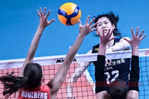 中国女排对巴西