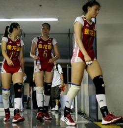 中国女排0比3负巴西