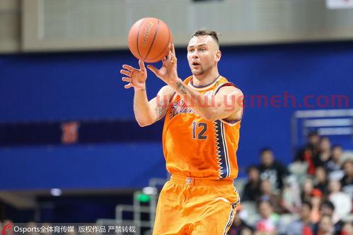 上海男篮张兆旭意外受伤,CBA下赛季将改革体测方案